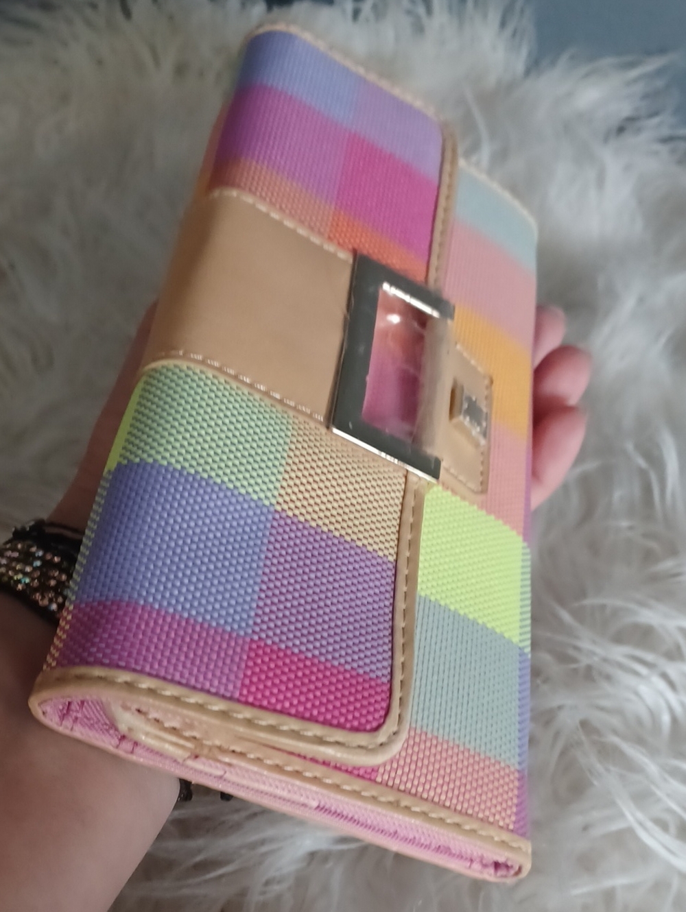 Liz Claiborne Colorful Wallet - Picture 16 of 16